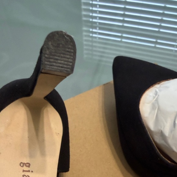 Gianni Bini Classic Black Heels - Picture 6 of 10